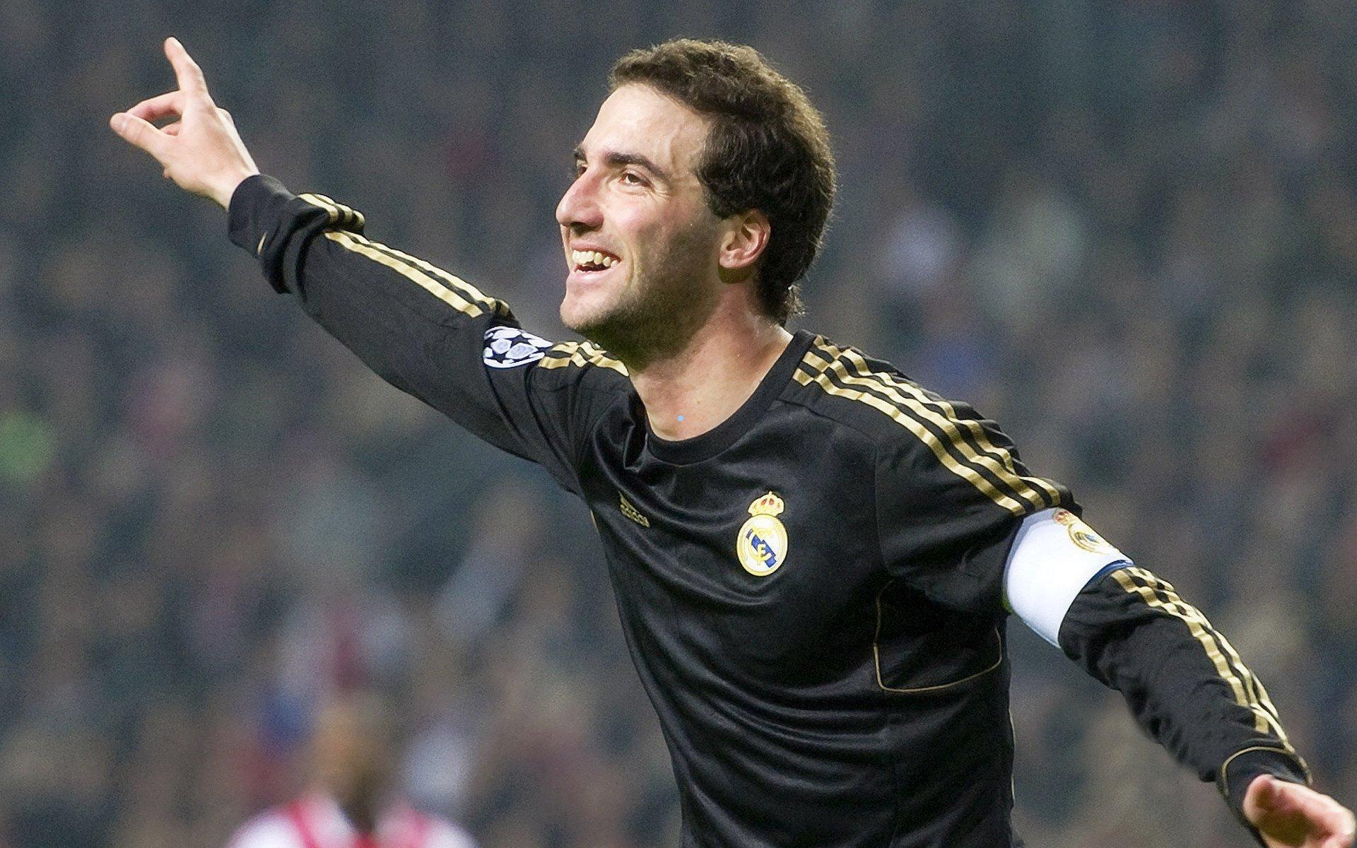 申花青训营迎来新星谢初筠，澳洲出生德国历练，上海血脉点燃绿茵梦想