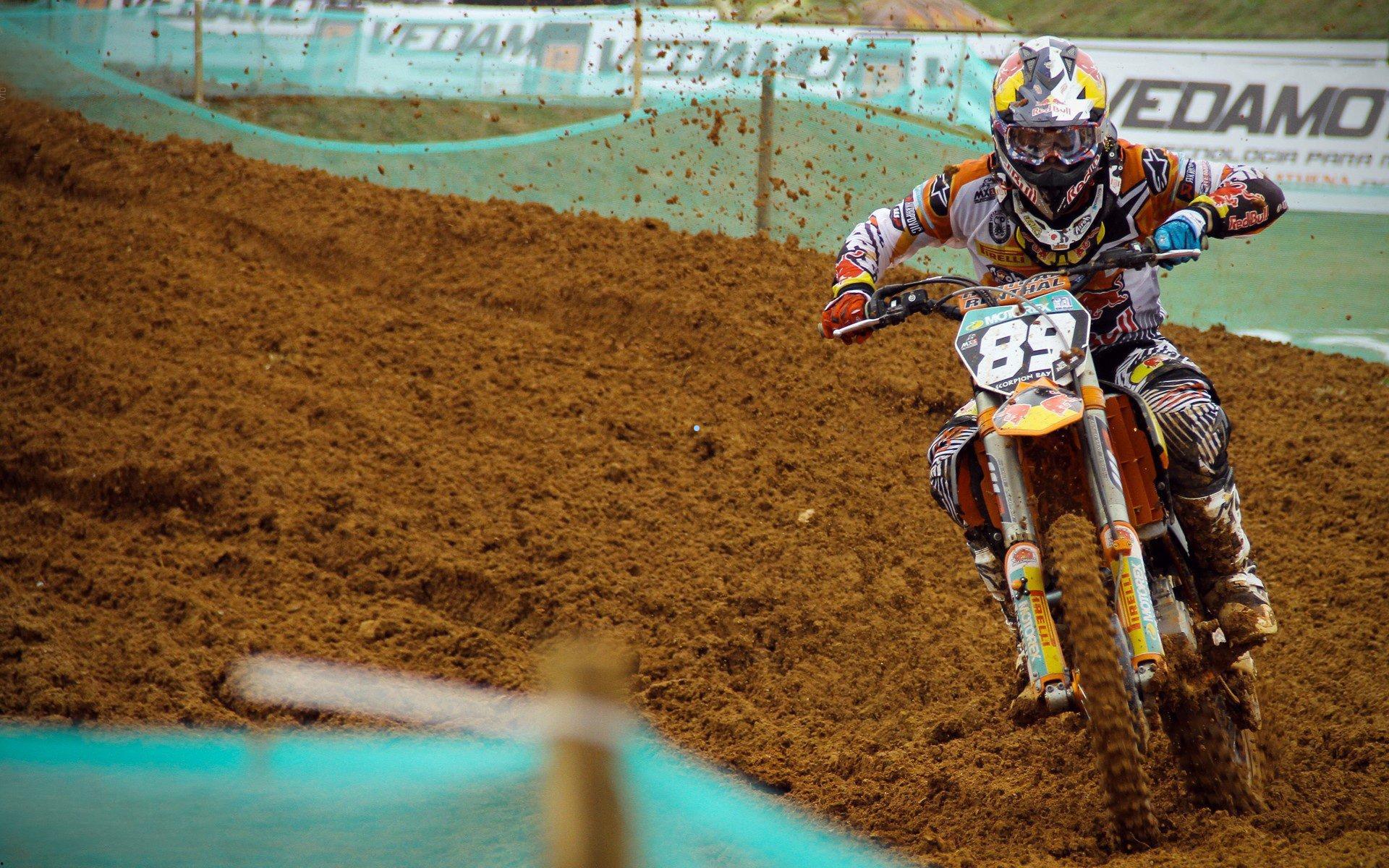 邵佳一首期国足大名单揭晓，张玉宁韦世豪领军，新星王钰栋意外落选，归化球员仅一人入围