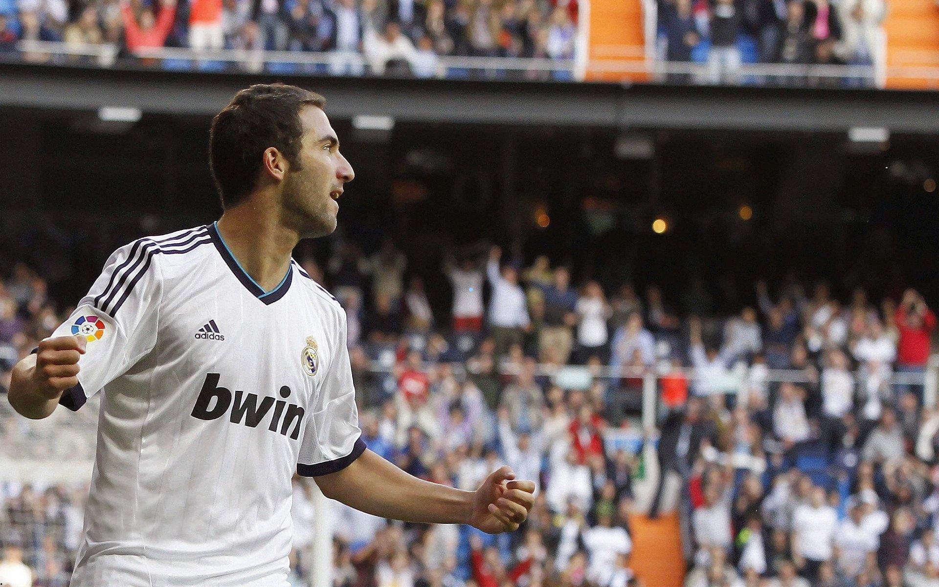 国足重组新篇章，2025年1月广州冬训启动，老将时代谢幕迎新生