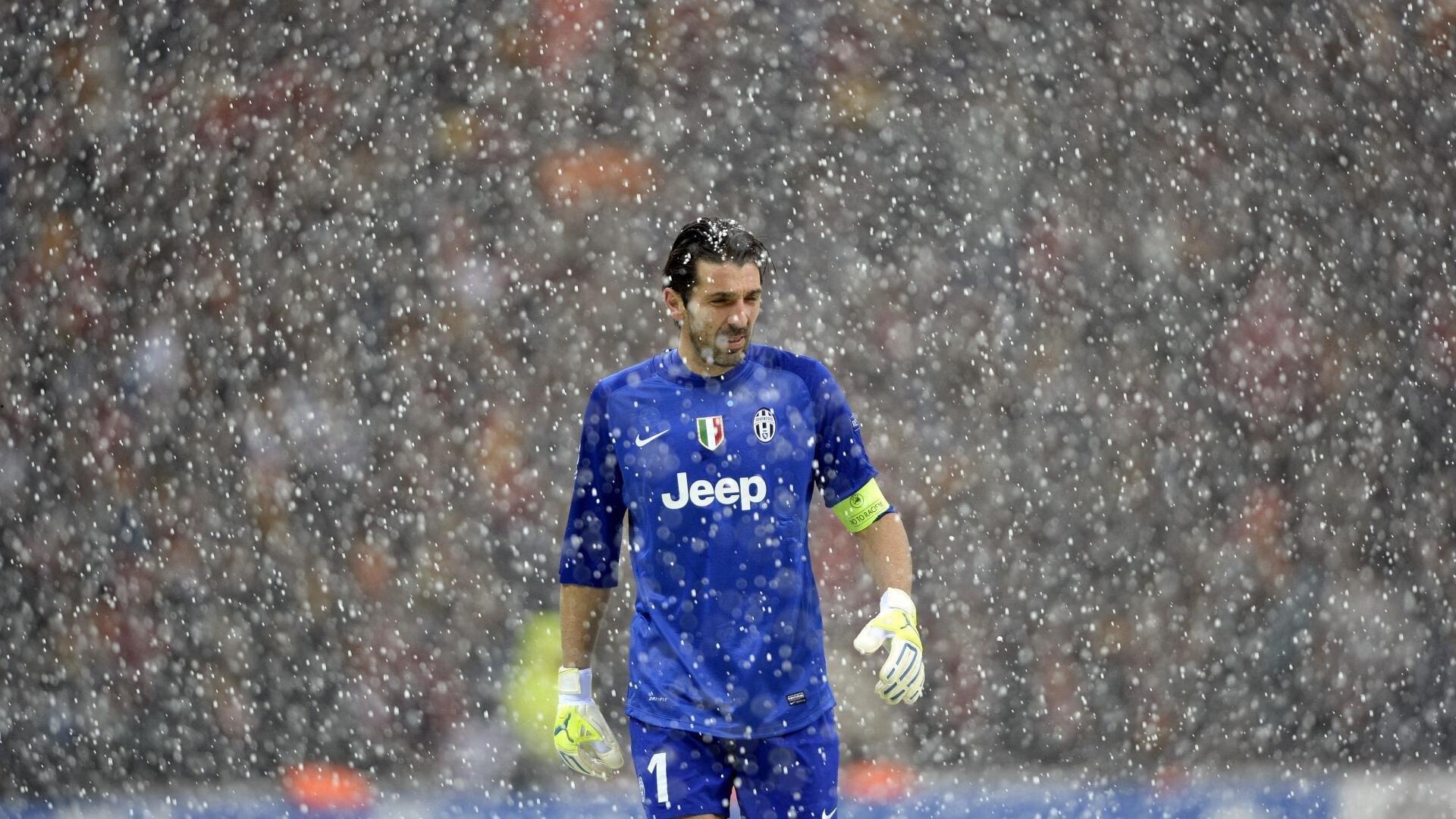 巴黎皇马双雄竞逐升温，于帕梅卡诺身价飙升阻碍拜仁续约进程